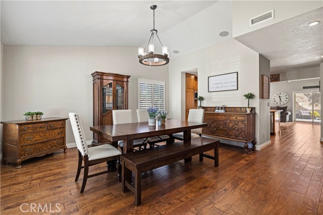 28631 Winterdale Drive, Canyon Country CA: https://media.crmls.org/medias/82fad1bc-d0f8-415d-ae59-775c5228a543.jpg