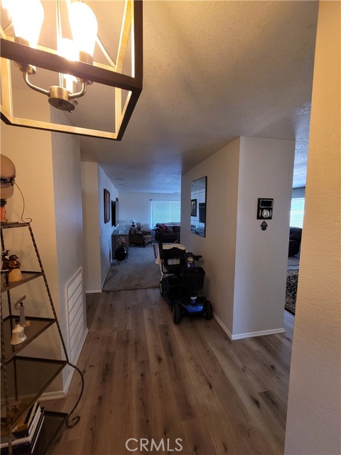 21291 Ramona Avenue, Apple Valley CA: https://media.crmls.org/medias/82fbe8bf-cbb1-4b3b-9818-035e05b66406.jpg