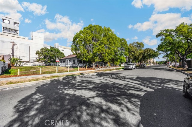 Detail Gallery Image 11 of 22 For 220 W C St, Ontario,  CA 91762 - – Beds | – Baths