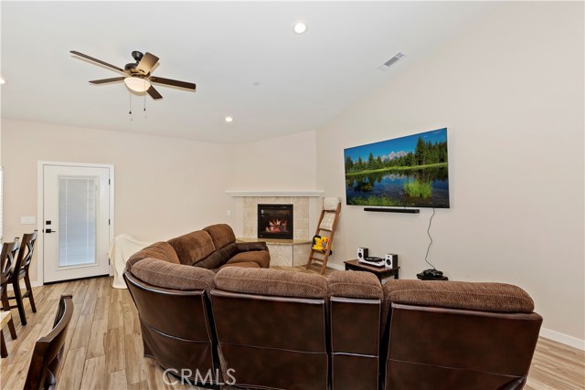 Detail Gallery Image 7 of 29 For 14027 Driftwood Dr, Victorville,  CA 92395 - 4 Beds | 2 Baths