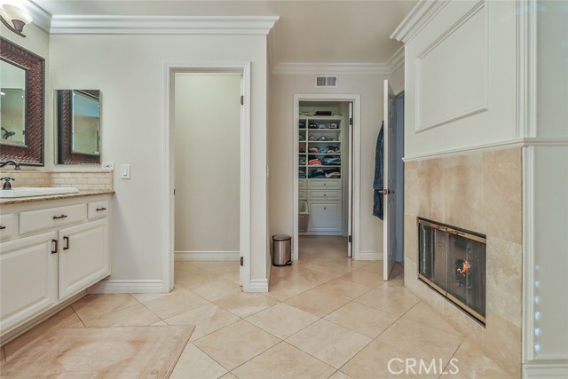 3220 Versaille Court, Thousand Oaks CA: https://media.crmls.org/medias/82fc5c6d-9e35-4d04-a4d4-4669c504be93.jpg