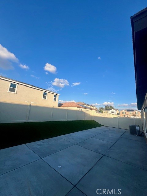 Detail Gallery Image 16 of 18 For 19246 Salamanca, Riverside,  CA 92508 - 3 Beds | 2 Baths