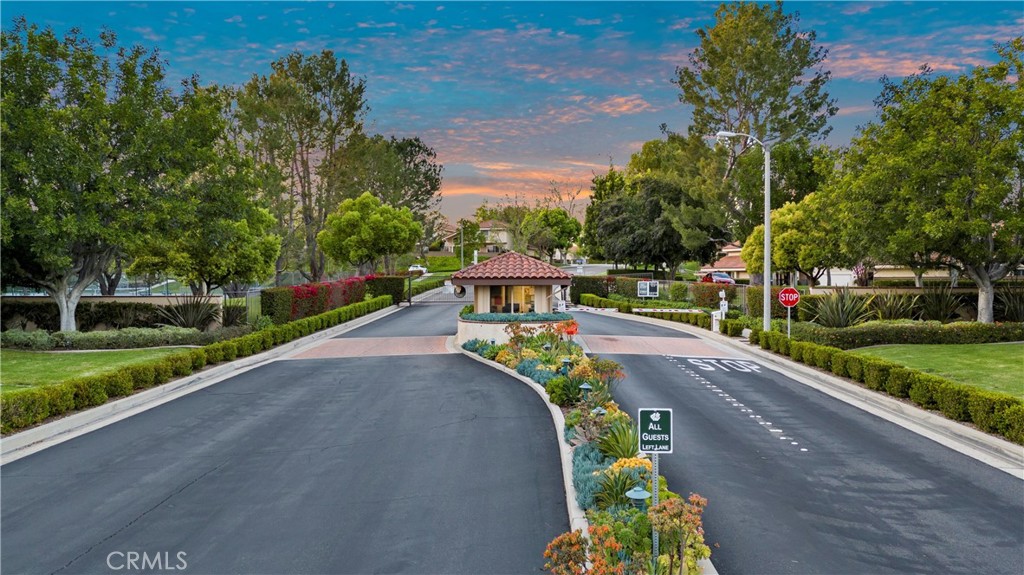 https://media.crmls.org/medias/82fce5da-e997-4c30-945d-c60cf85bbd54.jpg?preset=X-Large