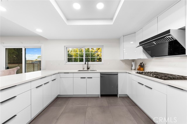 Detail Gallery Image 16 of 52 For 19519 Greenwillow Ln, Rowland Heights,  CA 91748 - 4 Beds | 4 Baths