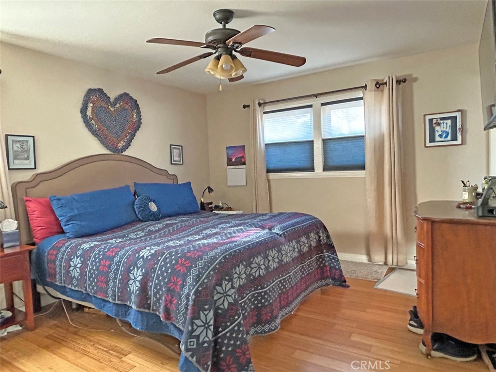 https://media.crmls.org/medias/82fe855c-981d-45e5-a191-676fcefedf7a.jpg?preset=X-Large