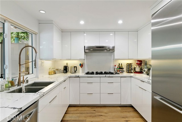 Detail Gallery Image 9 of 43 For 24411 Highlander Rd, West Hills,  CA 91307 - 5 Beds | 2/1 Baths