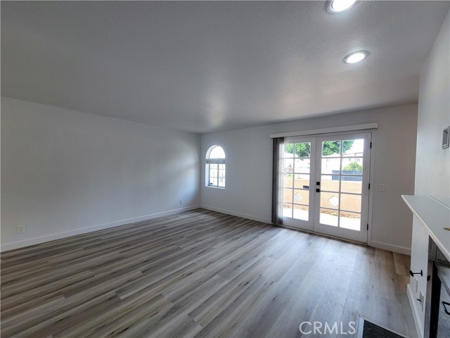 Detail Gallery Image 4 of 29 For 15928 Hunsaker Ave #1,  Paramount,  CA 90723 - 3 Beds | 2/1 Baths