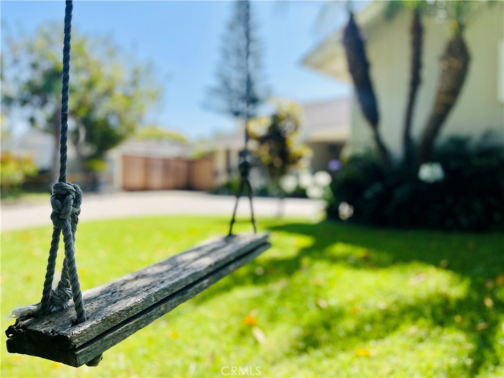 MLS #OC25138395 img 35