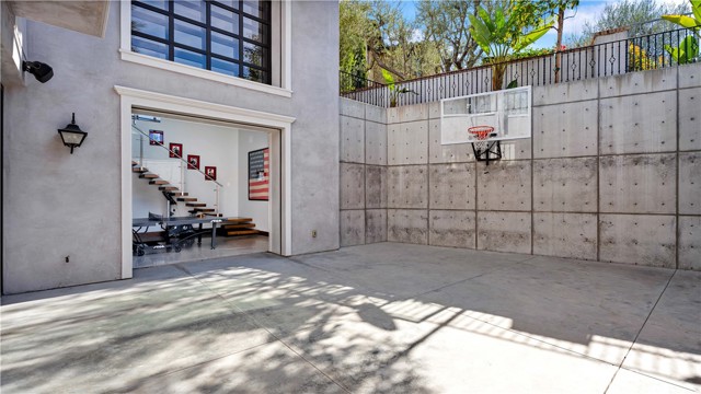 Image 56 of 69 For 2 Thomas Road