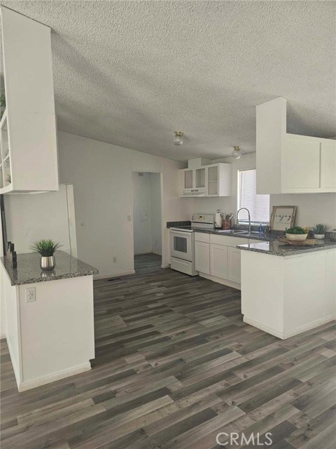 12859 Danbury Street, Whitewater CA: https://media.crmls.org/medias/83013484-22f0-46d1-a8a2-ecbe8d90faff.jpg