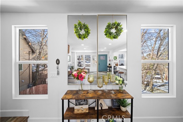 Detail Gallery Image 11 of 22 For 27584 Weirwood Dr, Lake Arrowhead,  CA 92326 - 2 Beds | 1 Baths