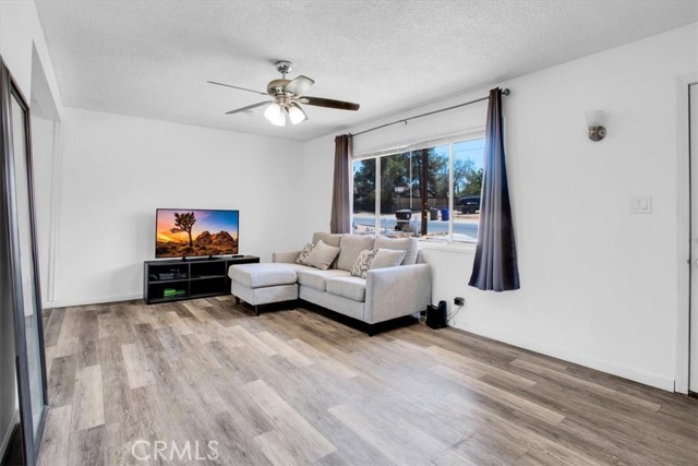 Detail Gallery Image 7 of 38 For 55960 Onaga Trl, Yucca Valley,  CA 92284 - 2 Beds | 1 Baths