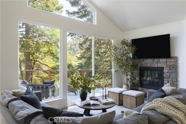 Front Image Thumbnail for CRIG25276394