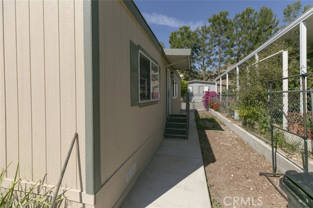 29021 Bouquet Canyon Road, Saugus CA: https://media.crmls.org/medias/8304469f-865f-4008-ae33-0b68a825c068.jpg