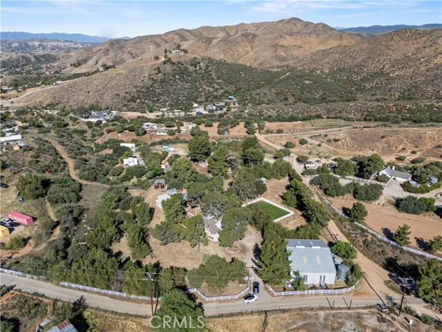 Detail Gallery Image 2 of 22 For 32651 Teller Ave, Agua Dulce,  CA 91390 - 2 Beds | 1 Baths