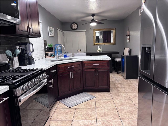 Detail Gallery Image 30 of 38 For 560 Coudures Way, Perris,  CA 92571 - 3 Beds | 2 Baths