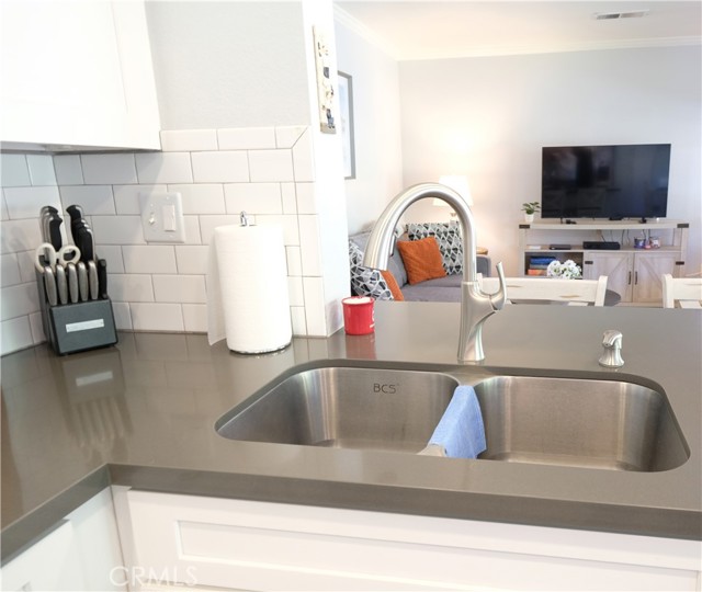 Detail Gallery Image 6 of 13 For 10830 Se Yolo St, Rancho Cucamonga,  CA 91701 - 3 Beds | 2/1 Baths