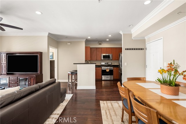 Detail Gallery Image 3 of 30 For 1801 E Katella Ave #2023,  Anaheim,  CA 92805 - 2 Beds | 2 Baths
