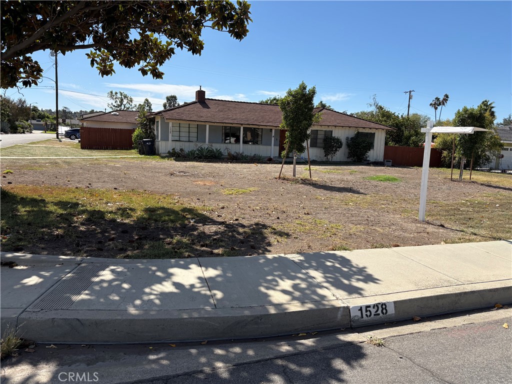 1528 E Vine — Craftsman
