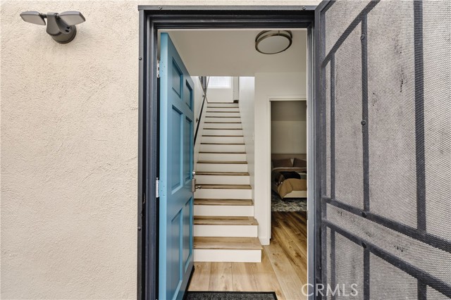 Detail Gallery Image 5 of 37 For 221 27th St, Manhattan Beach,  CA 90266 - 2 Beds | 2 Baths