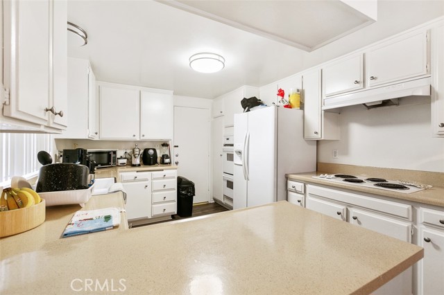 121 E Live Oak Street, San Gabriel CA: https://media.crmls.org/medias/830753cc-f90f-4d11-9dca-11300df32471.jpg