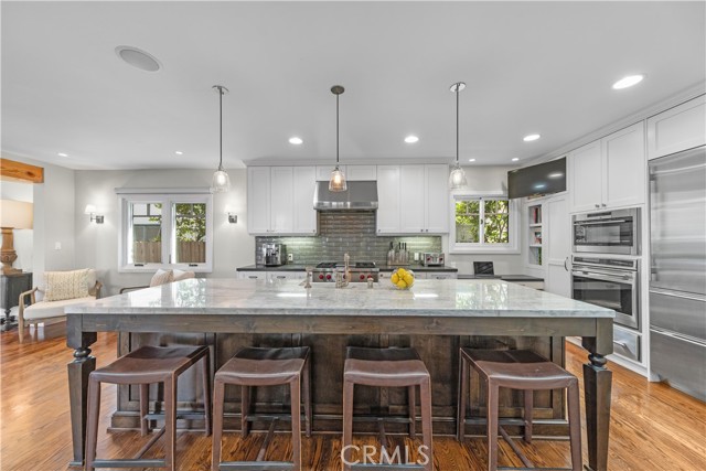 Detail Gallery Image 10 of 38 For 36 Pomona Ave, Long Beach,  CA 90803 - 3 Beds | 3 Baths