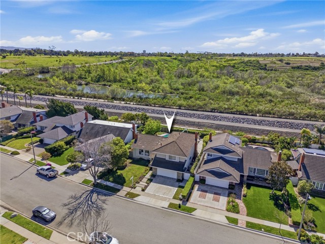 Detail Gallery Image 2 of 11 For 2021 Swan Dr, Costa Mesa,  CA 92626 - 5 Beds | 3 Baths