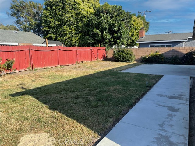 14332 Thunderbird Circle, Huntington Beach CA: https://media.crmls.org/medias/8308e4b6-49a9-495c-a3a5-60fab7954c39.jpg