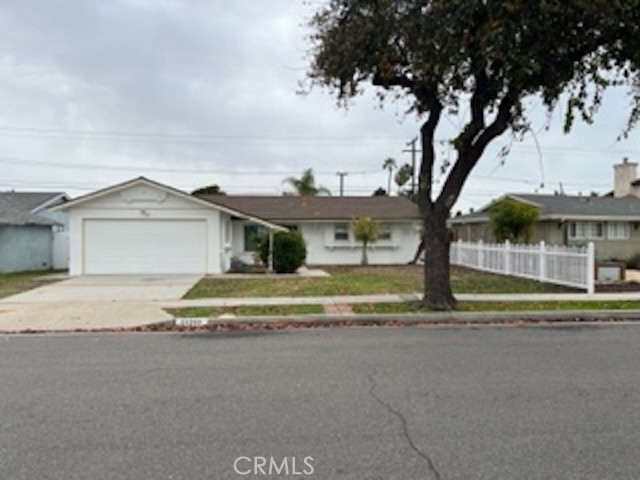 16292 Birdie Ln, Huntington Beach, CA 92649