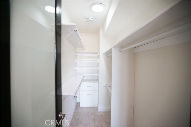 18245 Burbank Boulevard, Tarzana CA: https://media.crmls.org/medias/83097905-64a7-4d50-9927-3a9ed99106c2.jpg