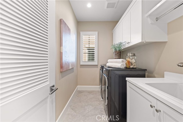 100 Viano, Irvine CA: https://media.crmls.org/medias/8309bbaf-3b65-41d6-943c-cd17ec8b8f86.jpg