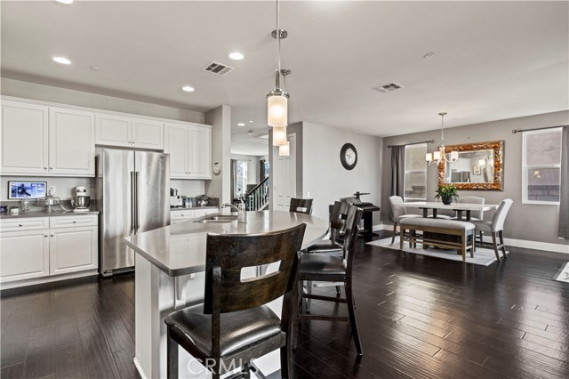 20556 Suzie Lane, Saugus CA: https://media.crmls.org/medias/8309c6c8-7a9d-4f98-8145-02e8c9b75a8d.jpg