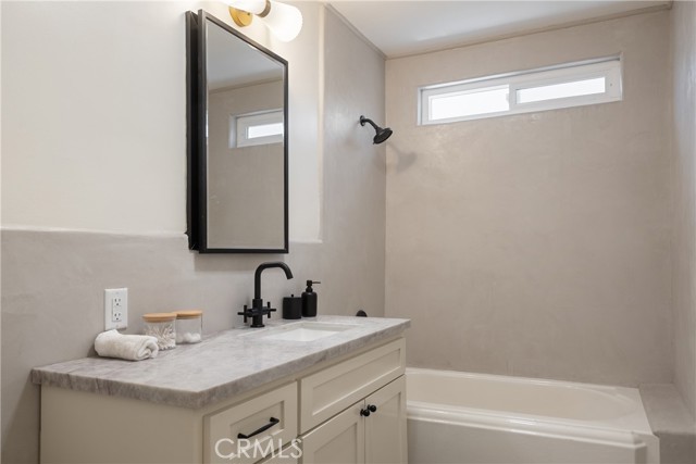 Detail Gallery Image 24 of 49 For 2014 W 84th St, Los Angeles,  CA 90047 - 3 Beds | 2 Baths