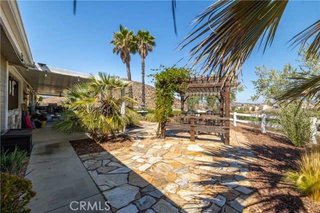 22831 Skylink Drive, Canyon Lake CA: https://media.crmls.org/medias/830a715c-8a50-454b-a1f2-7fc385ea504a.jpg