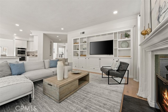 Detail Gallery Image 9 of 75 For 27153 Woodbluff Rd, Laguna Hills,  CA 92653 - 5 Beds | 4/1 Baths