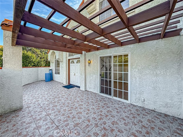 Detail Gallery Image 3 of 34 For 206 Camino Cortina, Camarillo,  CA 93010 - 3 Beds | 3 Baths