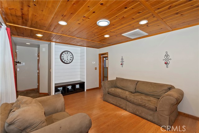 Detail Gallery Image 18 of 50 For 1055 Hugo Ln, Big Bear City,  CA 92314 - 3 Beds | 2 Baths