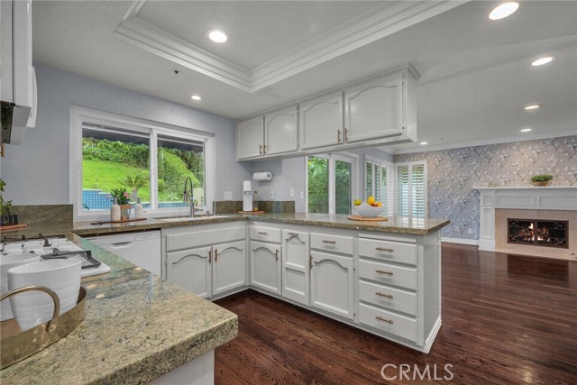 Detail Gallery Image 6 of 37 For 24441 Indian Hill Ln, West Hills,  CA 91307 - 3 Beds | 3 Baths