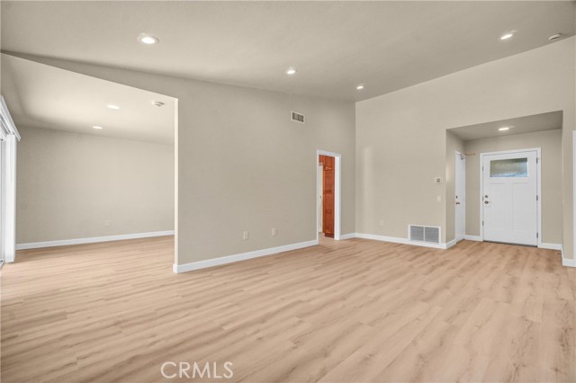 17232 Golden View Lane, Huntington Beach CA: https://media.crmls.org/medias/830f9eef-0554-4cff-94b8-6b7e2e9aa09d.jpg