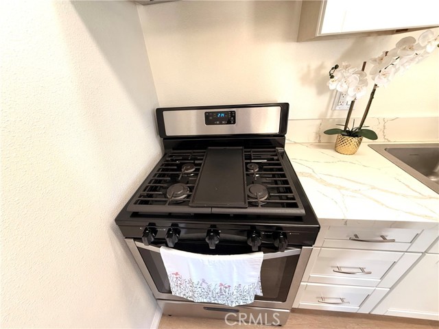 Detail Gallery Image 2 of 10 For 525 Catalina a,  Laguna Beach,  CA 92651 - 1 Beds | 1 Baths