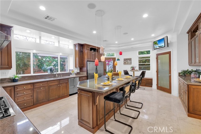 801 S Michillinda Avenue, Pasadena CA: https://media.crmls.org/medias/831107a9-9961-4a6d-a9d5-aebab5a50681.jpg