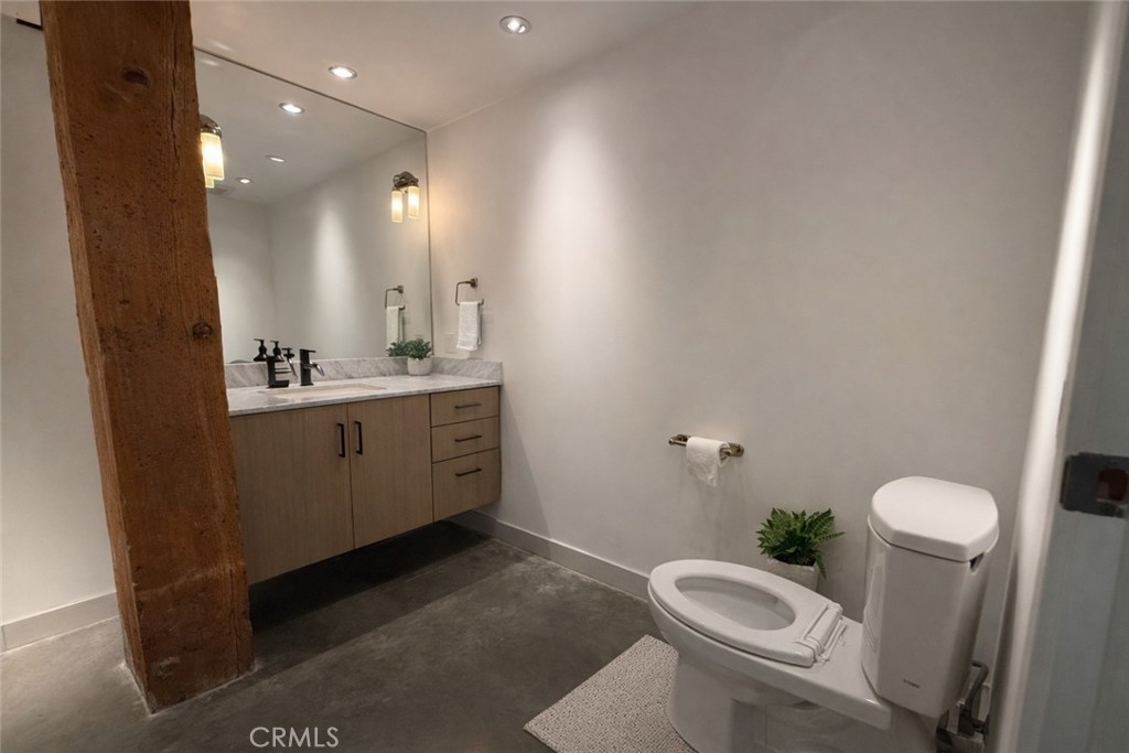 https://media.crmls.org/medias/8311361b-09c3-4a6b-a153-927474bc081a.jpg?preset=X-Large