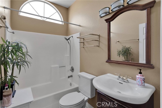 Image 17 of 26 For 40054 Oak Grove Avenue