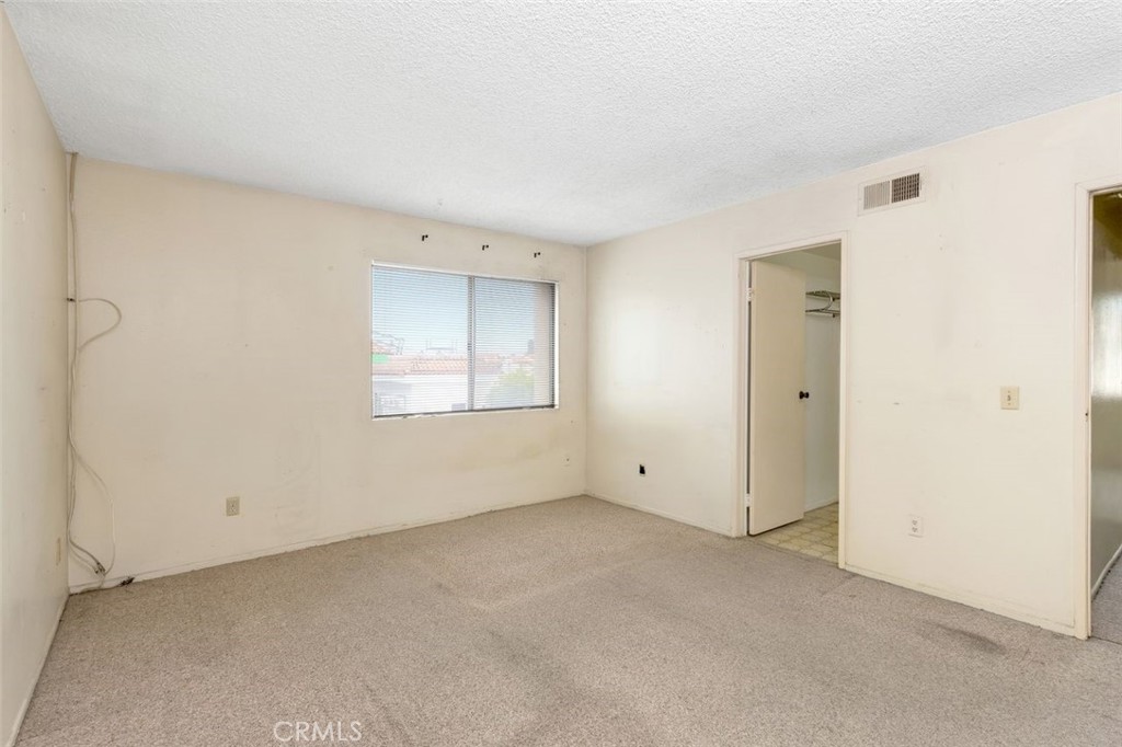 MLS #OC25182149 img 17