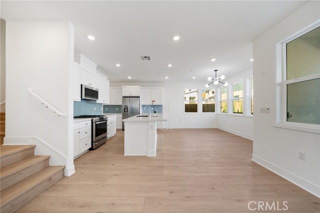 Detail Gallery Image 7 of 41 For 322 Proctor, Irvine,  CA 92618 - 4 Beds | 3/1 Baths