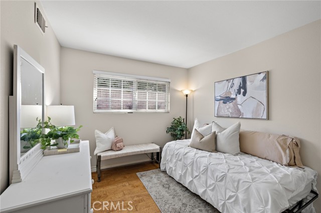 Detail Gallery Image 17 of 23 For 8292 Darsy, Huntington Beach,  CA 92647 - 4 Beds | 2/1 Baths