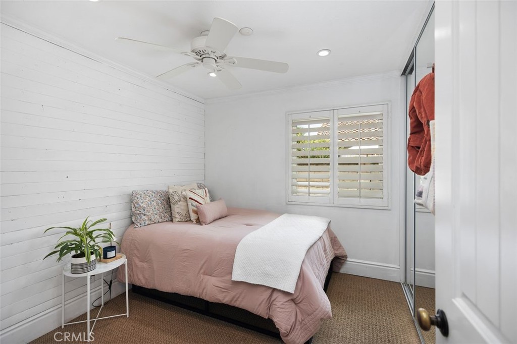 MLS #OC25101068 img 24