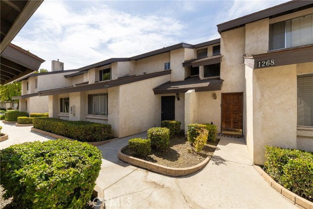 Detail Gallery Image 1 of 22 For 1270 Mohave Dr, Colton,  CA 92324 - 2 Beds | 2 Baths
