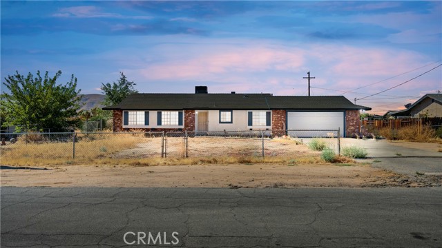 Detail Gallery Image 1 of 1 For 21125 Caribou Ave, Apple Valley,  CA 92308 - 3 Beds | 2 Baths