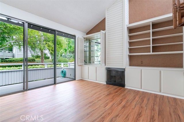Detail Gallery Image 8 of 28 For 12 Barlovento Ct, Newport Beach,  CA 92663 - 2 Beds | 2 Baths